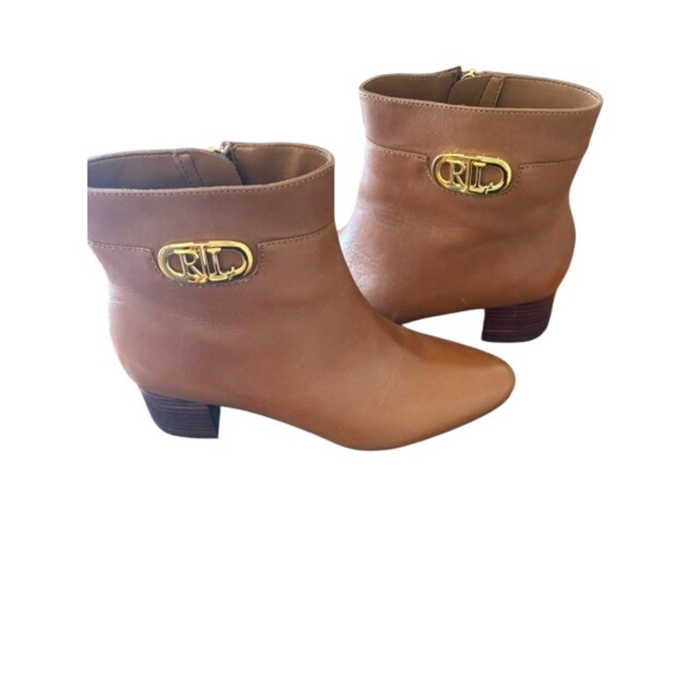 Lauren Ralph Lauren Wynne Tan Leather Ankle Boots Gold Logo Buckle Size 7B - Picture 2 of 9